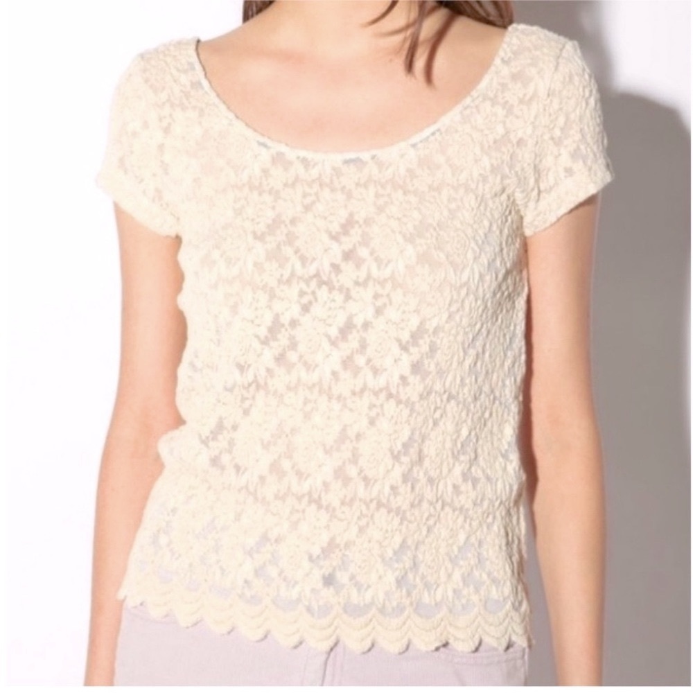 Pins and Needles Lace Top Scoop Neck Cap Sleeve Ribbon Tie Scoop Back Scallop
